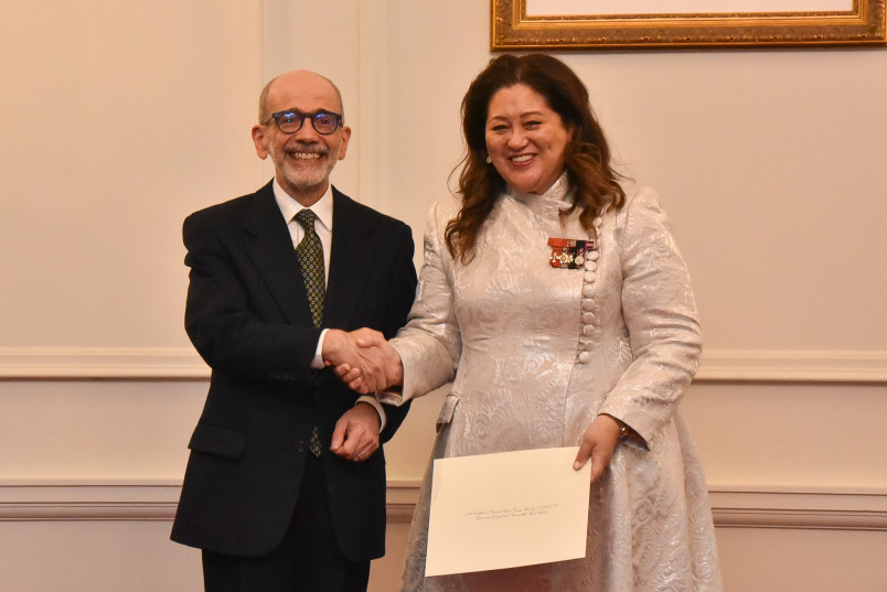 HE Mr Cristiano Maggipinto, Ambassador of Italy and Dame Cindy Kiro