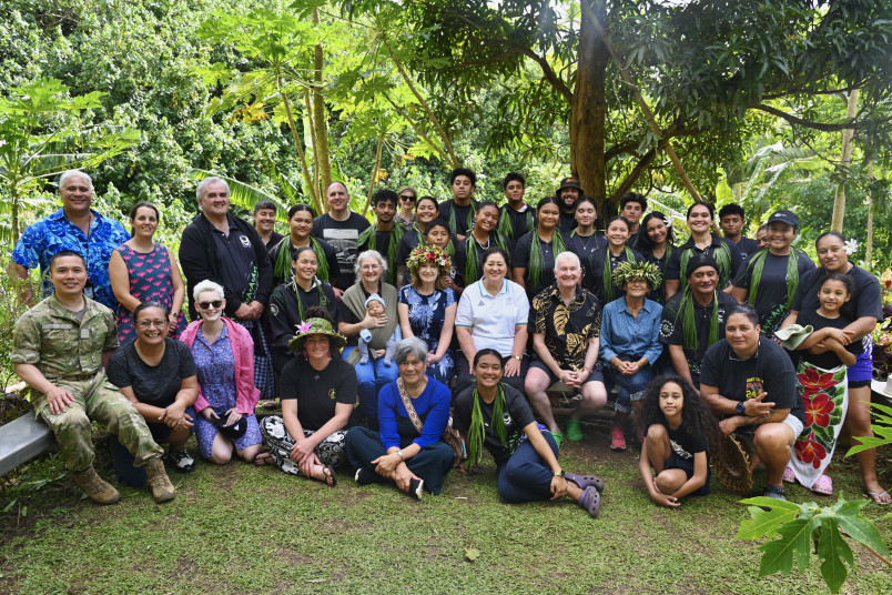 Dame Cindy and Dr Davies with the wider Kōrero o te ‘Ōrau team and supporters