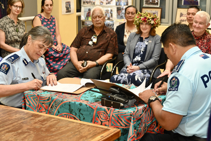 New Zealand Deputy Police Commissioner Kura and Cook Islands Police Commissioner Teokotai Joseph sign the memorandum of understanding