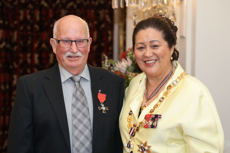 Mr Norm Williamson, of Pegasus, MNZM for services to agriculture 