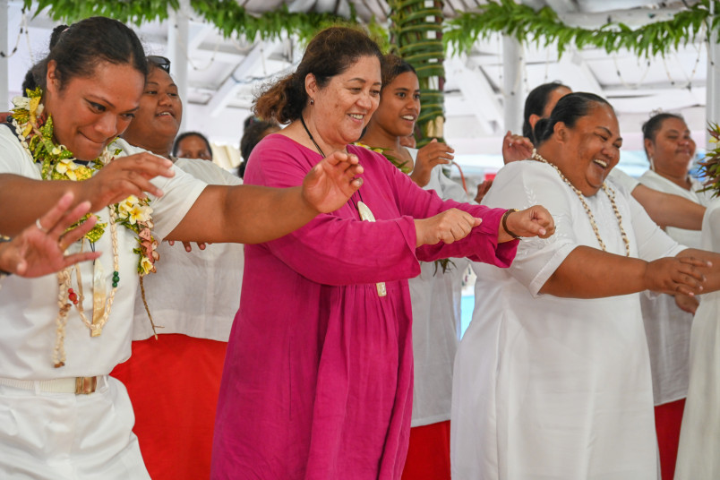 Dame Cindy dancing with the Fatupaepae