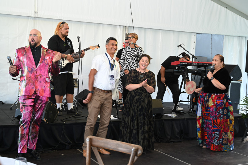 Dame Cindy with Bayden Barber (Ngati Kahungungu) and MCs Luke Bird and Marcia Hopa leading the singing of waiata
