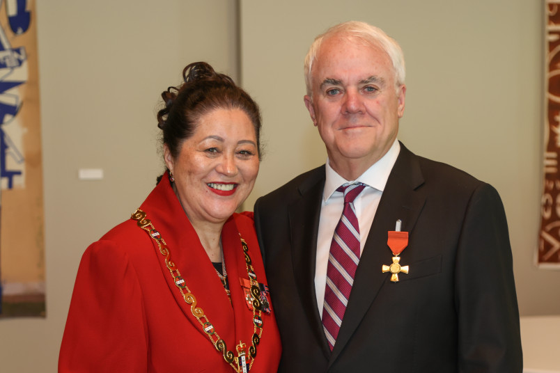 Mr Evan Davies, of Auckland, ONZM for services to business and governance