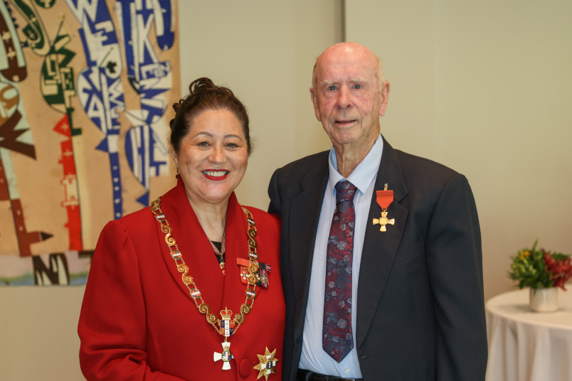 Mr Russell Lowe, of Te Puke, ONZM for services to horticulture and the kiwifruit industry
