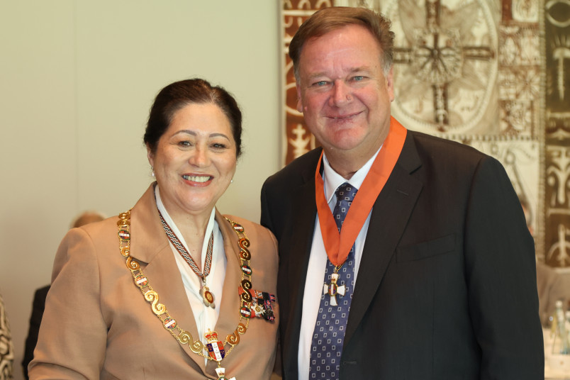 Mr Peter Thompson, of Auckland, CNZM for services to philanthropy and rugby