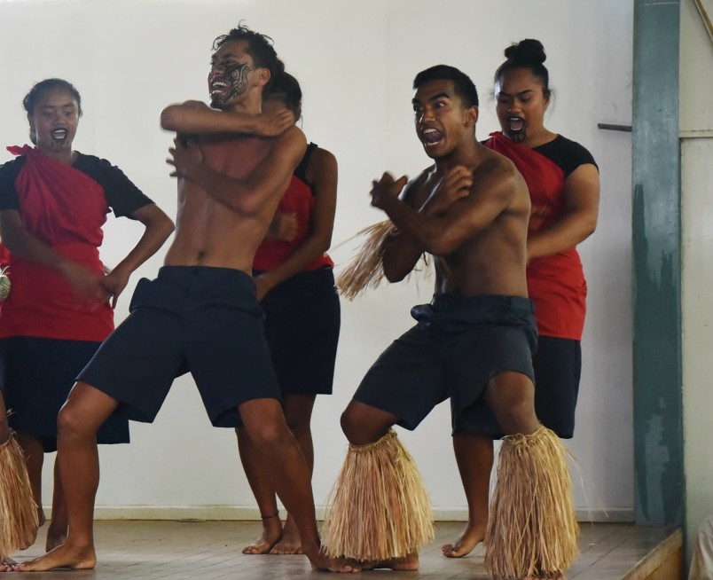 Tereora College performance of a Maori haka.