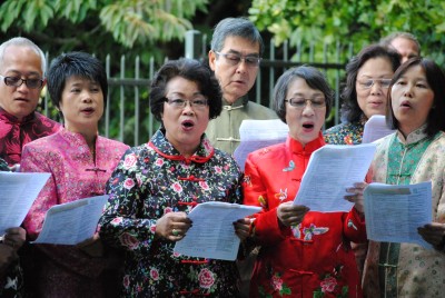 Members of the Cantonese Opera Society of New Zealand sing "The Joy of Spring".