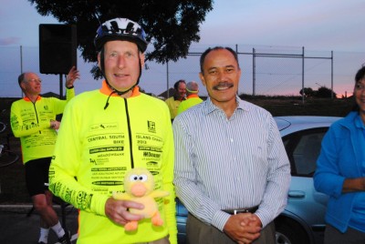 The Governor-General with cyclist Stuart Scott.
