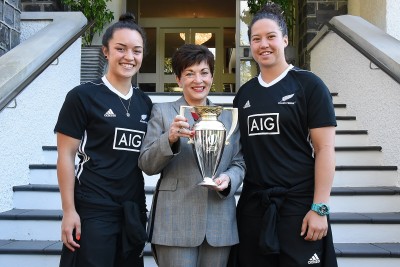 Image of Dame Patsy with Black Ferns Charmaine McMenamin and Theresa Fitzpatrick