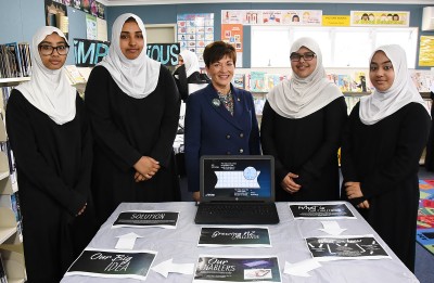Image of Dame Patsy with the AMS "Growing New Zealand Challenge" team