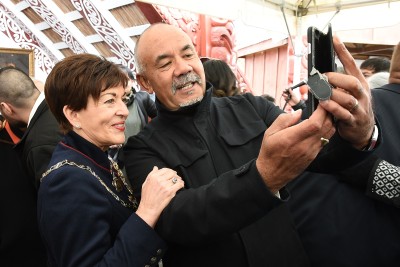 Image of Dame Patsy and Te Ururoa Flavell taking a selfie