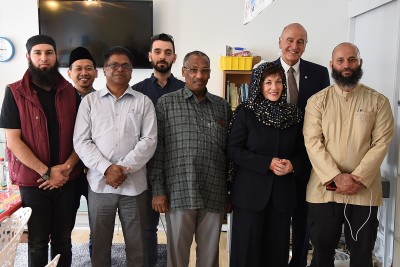 Image of Dame Patsy with leaders of the Wellington Muslim community at Kilbirnie Mosque