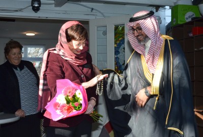 Mushabab Aiban of the Muslim World League presented Dame Patsy with prayer beads