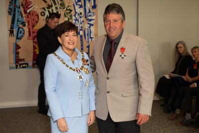 Laurence Gordon, of Kaitaia, MNZM for services to wildlife conservation