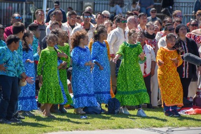 Tahitian children performing at the Pohiri