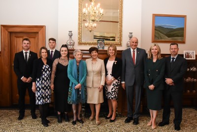 Image of Dame Patsy, Sir David, Felicity Gapes and family