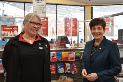 Dame Patsy meets New World Thorndon checkout supervisor Robyn