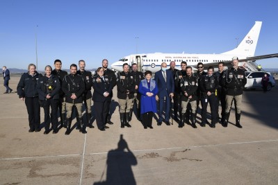 Image of Dame Patsy with the members of the ACT Police and ACT Traffic Operations teams 