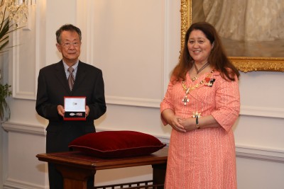 Mr Gordon Wu, of Wellington, QSM, for services to the Chinese community