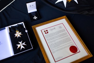 Insignia and certificate signed by Her Majesty Queen Elizabeth II