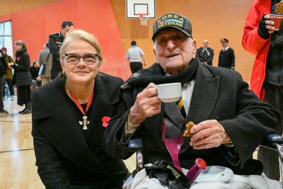 Dame Helen meeting a veteran of the Korean war