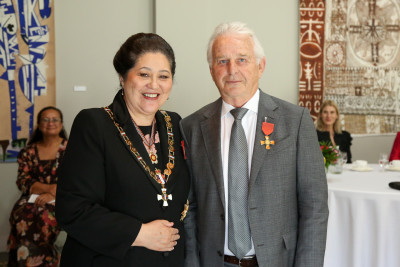 Mr Noel Davies, Dame Cindy Kiro