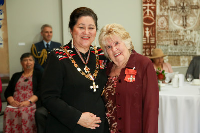 Mrs Linda Nelson, Dame Cindy Kiro