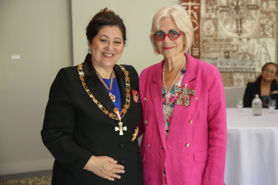 Mrs Sandra Burrow, Dame Cindy Kiro 