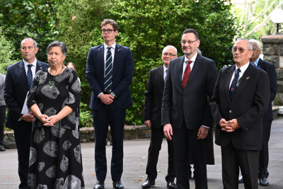 HE Dr Gábor Tamás Nagy, Ambassador of Hungary, with Kaumātua Bobby Newson and Kuia Pauline Hopa