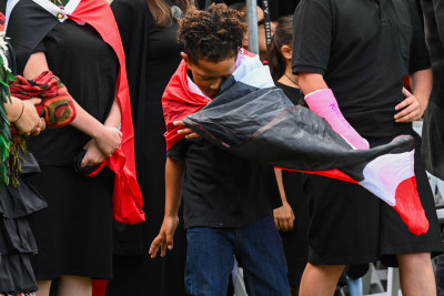 Tamariki taking part in waiata