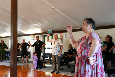 Pauline Hopa leading a waiata