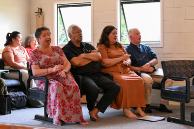 Dame Cindy singing a Ngāpuhi waiata