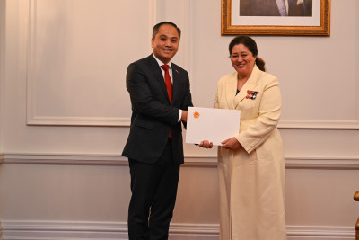 Dame Cindy and HE Mr Phan Minh Giang Ambassador of the Socialist Republic of Viet Nam 