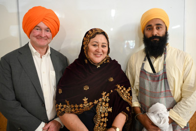 Dame Cindy and Dr Davies meet Head Chef Harjot Singh
