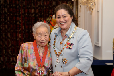 Mrs Esther Fung, of Wellington, CNZM for services to the Chinese community