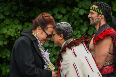 HE Ms Jane Chigiyal, Ambassador of the Federated States of Micronesia greeting a member of the cultural party