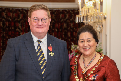 Mr Peter de Blois, of Invercargill, ONZM for services to music 
