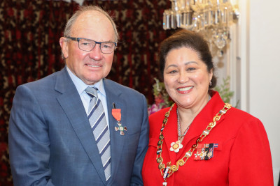 Mr Ian McKelvie, of Palmerston North, MNZM for services to local government, governance and as a Member of Parliament