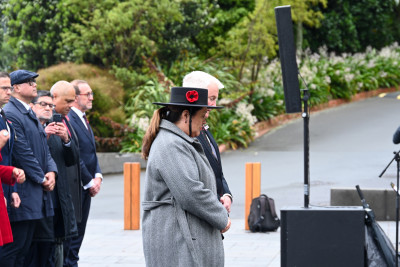 Dame Cindy and Dr Davies laying a wreath