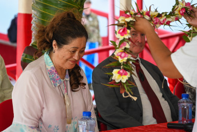 Dame Cindy presented with a garland