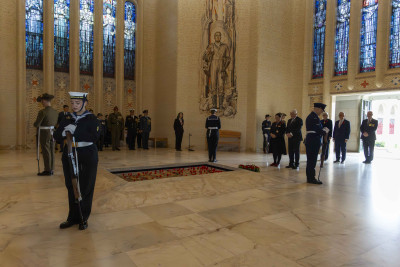 Dame Cindy and Dr Davies visit the Hall of Memory at the Australian War Memorial 