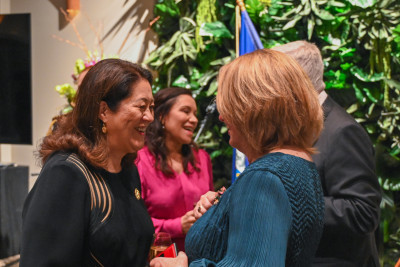 Dame Cindy speaks with guests at the launch of Te Korowai o Taonui Charitable Trust