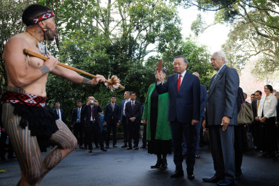 President Lâm accepts the taki