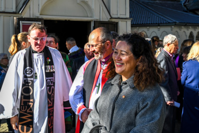 Dame Cindy enjoys a performance from the Pōneke Shanty Club