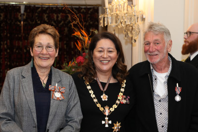 Mr Russel Trow and Ms Tee Trow, of Bluff, KSM for services to wildlife conservation