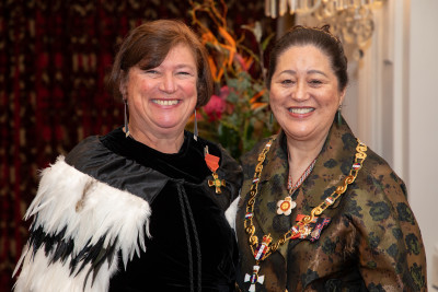 Dr Leslie Van Gelder, of Glenorchy, ONZM for services to conservation and dark sky sanctuaries