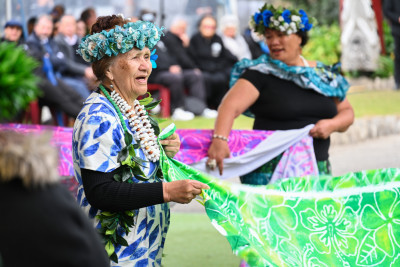 Gifts presented from the Cook Islands