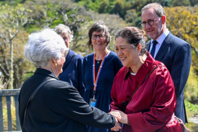 Dame Cindy meets Margaret Crimp, founding member of the Ōtari-Wilton's Bush Trust