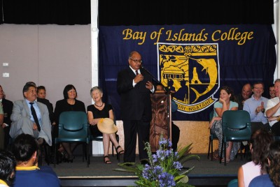 The Governor-General addresses the students.