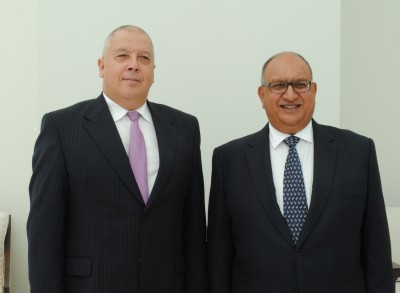 The Governor-General, Rt Hon Sir Anand Satyanand and the Ambassador of the Republic of Peru, HE Luis Quesada.